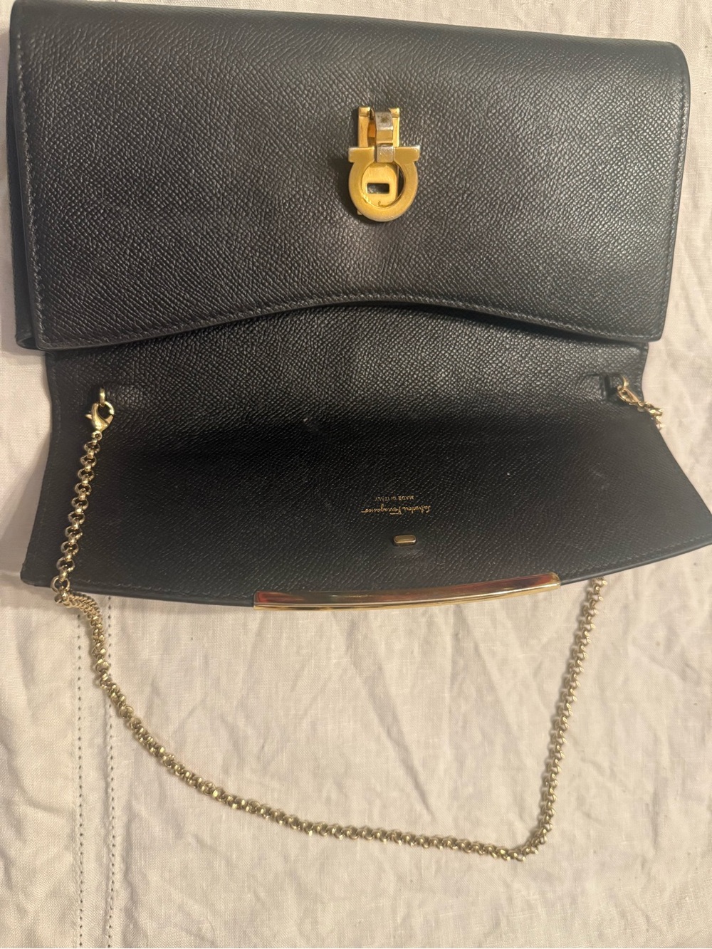 Salvatore Ferragamo clutch - Picture 7 of 9